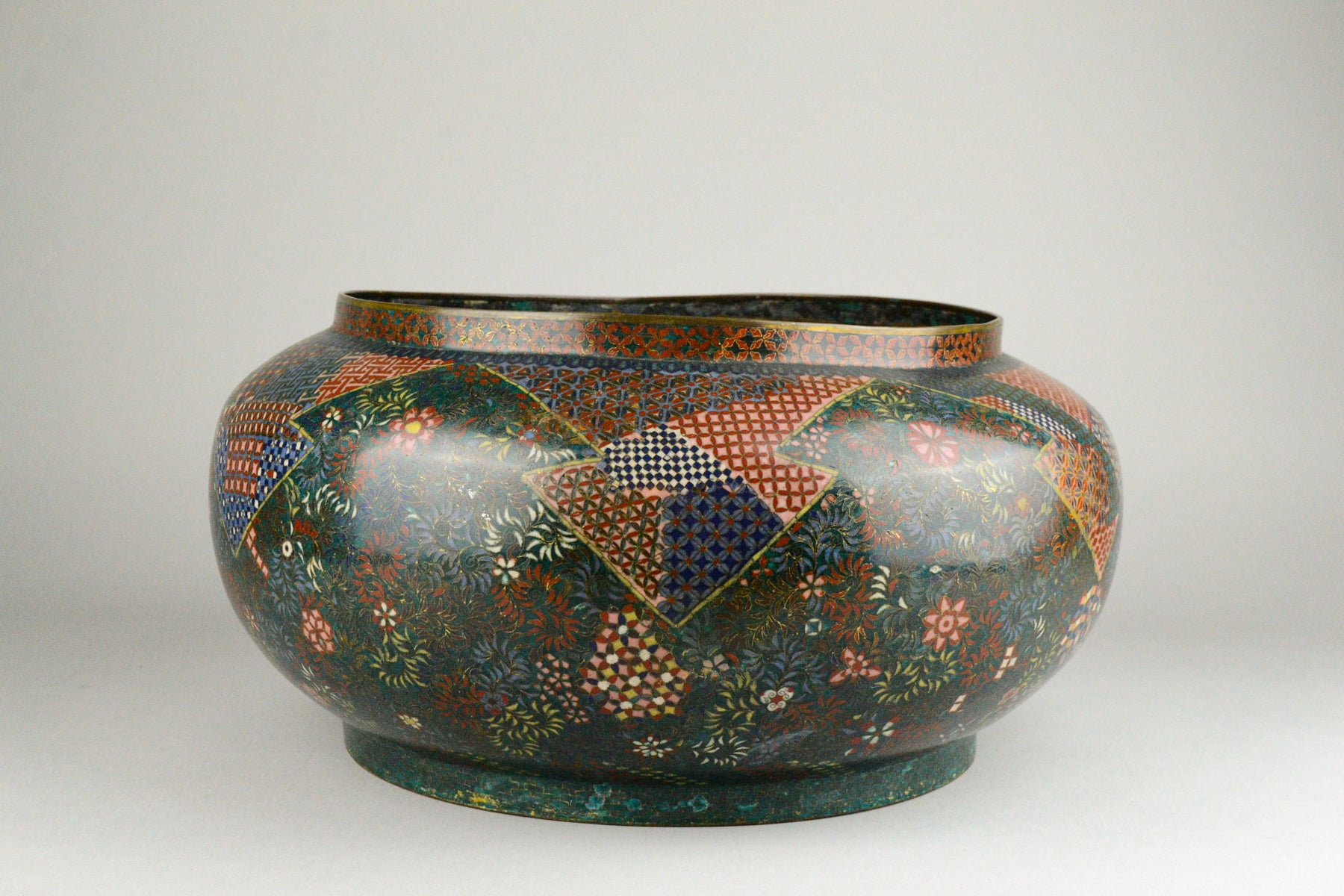 Kaji Tsunekichi's Cloisonné Planter