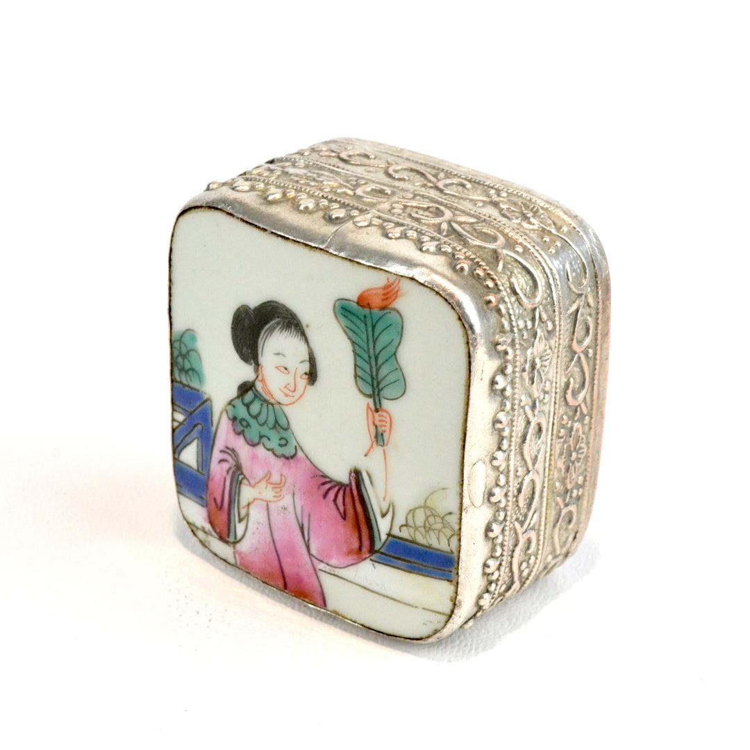 Famille Verte Snuff-Box